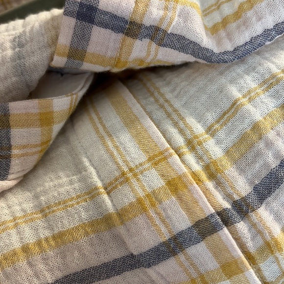 cloth & stone sleeveless button up shirt - Picture 2 of 3